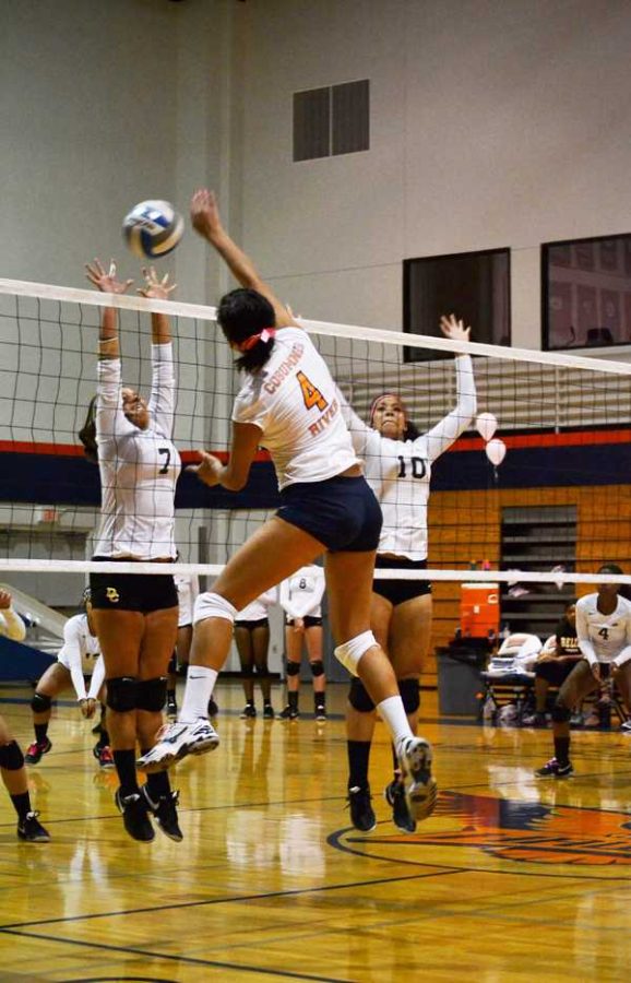 Volleyball loses 10th straight game