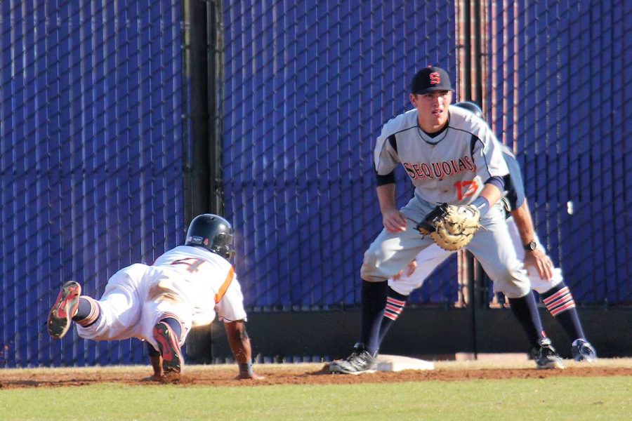 Baseball team drops the first of two games against the Giants