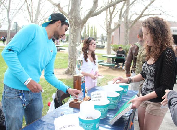 Campus clubs gather to show their spirit