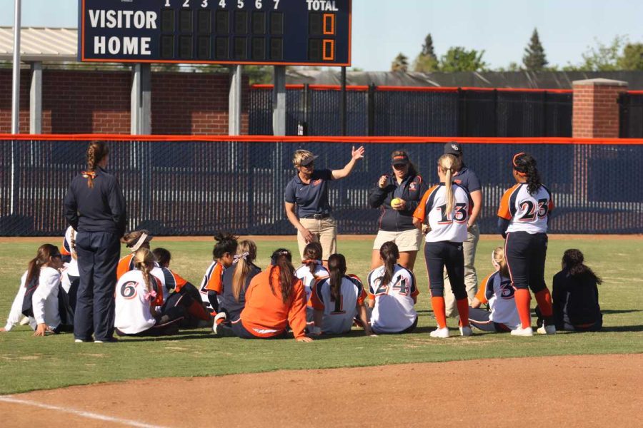 Hawks softball wins close game against Modesto