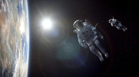 3-D space thriller 'Gravity' takes audience to new heights 