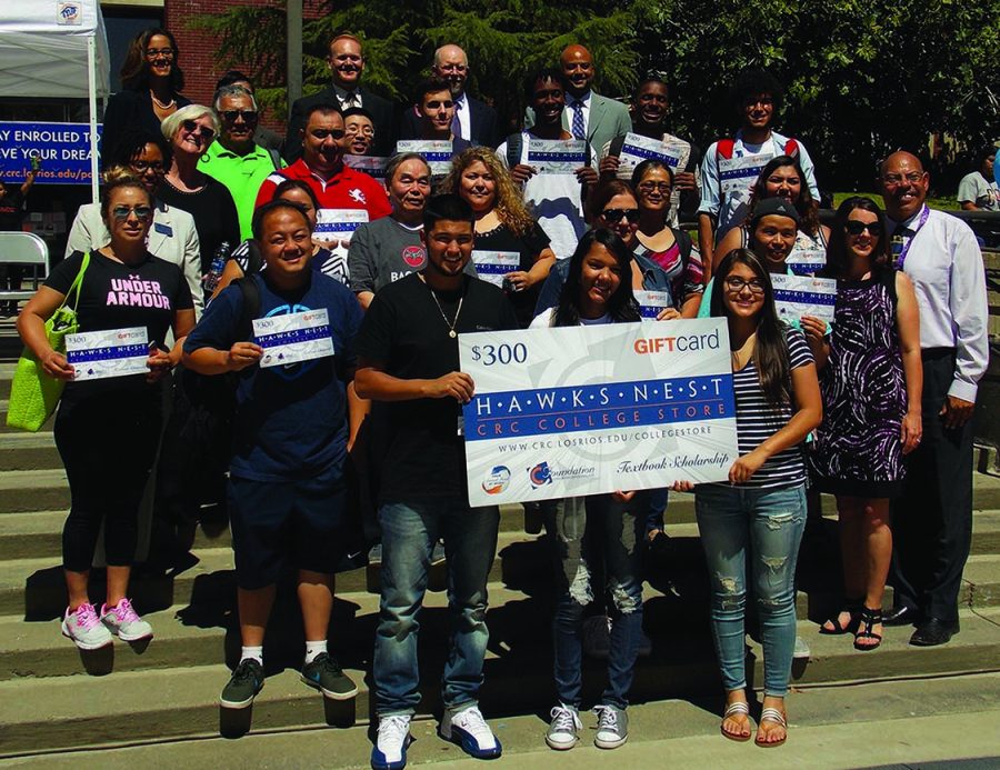 Students enter raffle to receive textbook scholarship