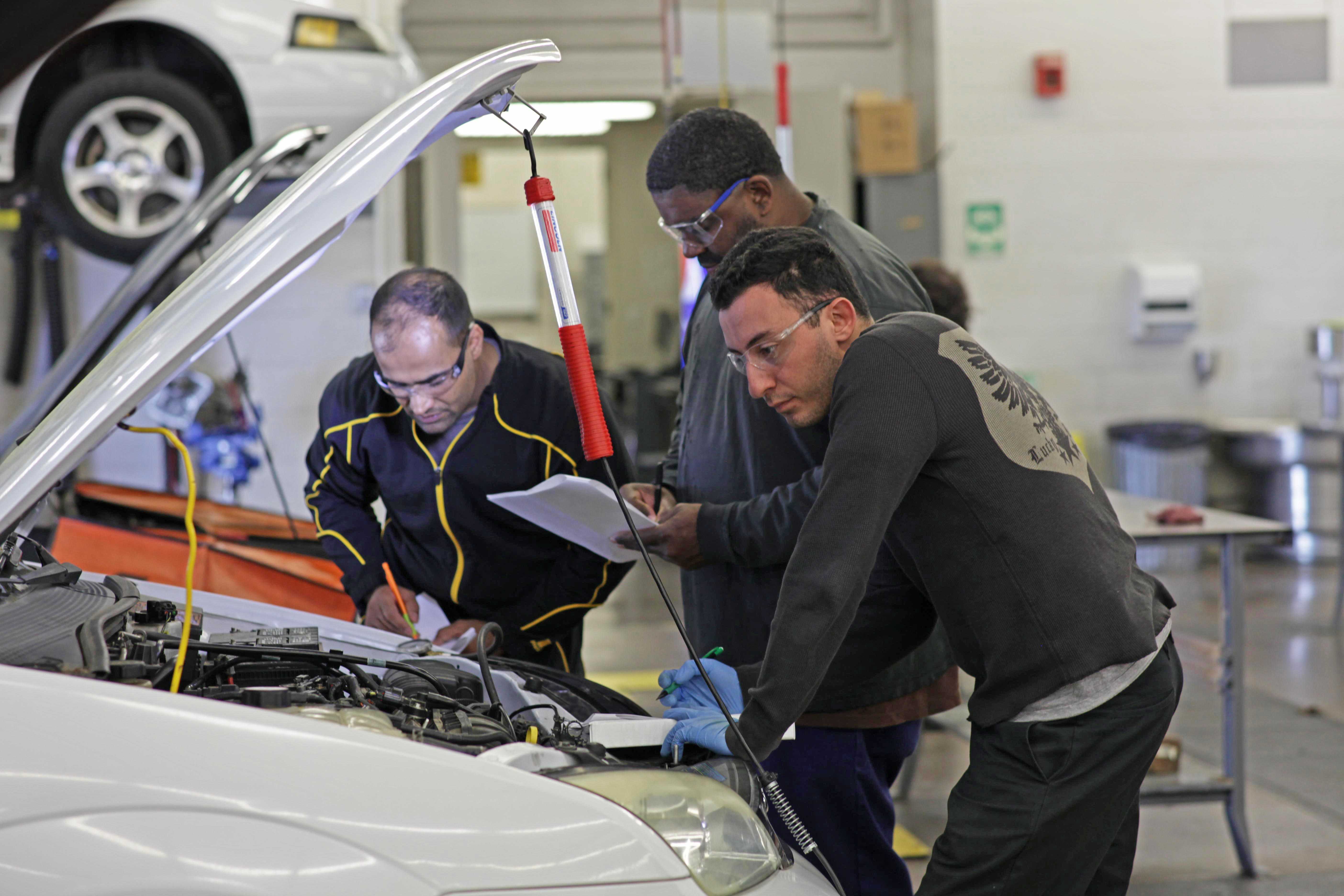 Ford ASSET program provides students with hands-on training