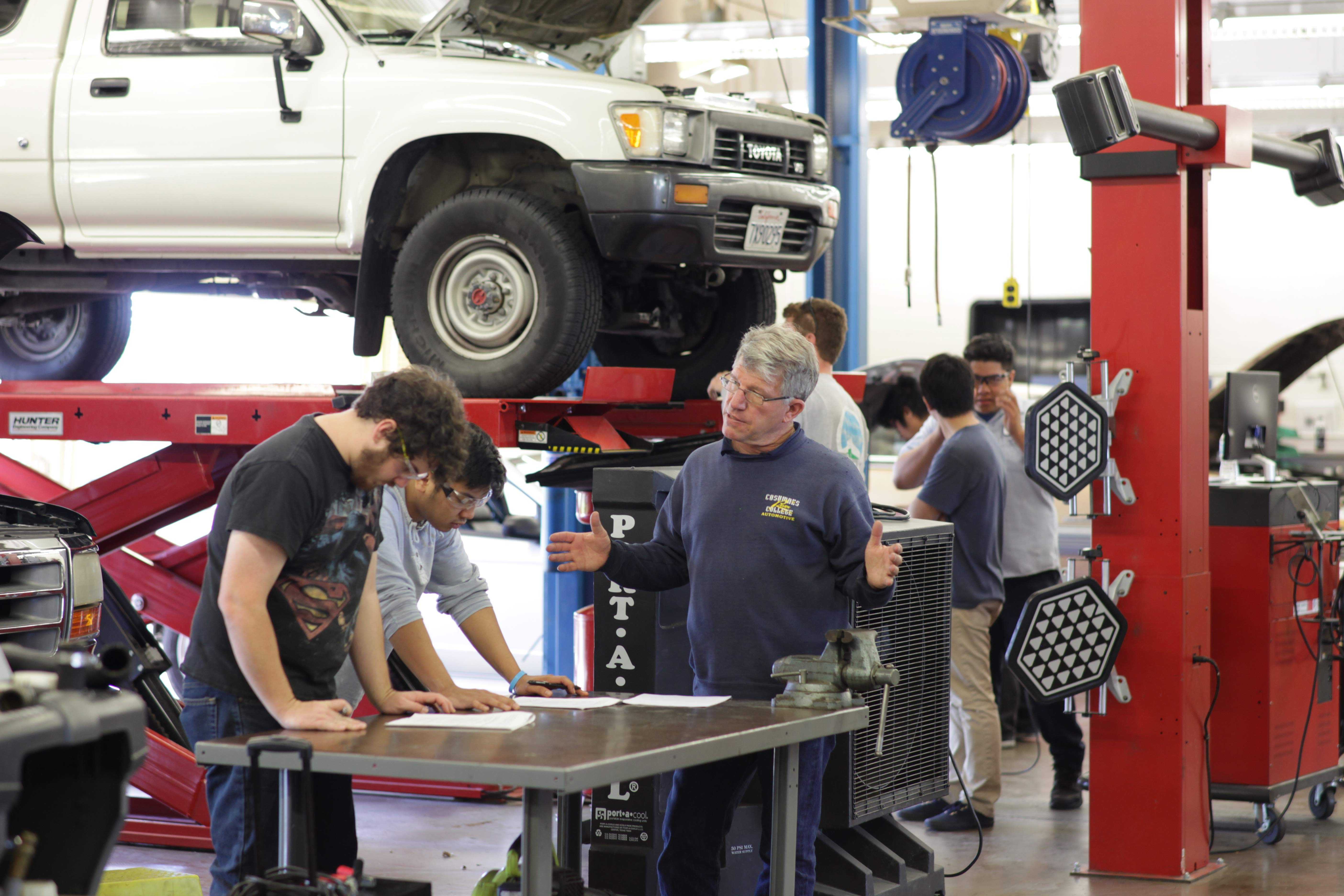 Ford ASSET program provides students with hands-on training