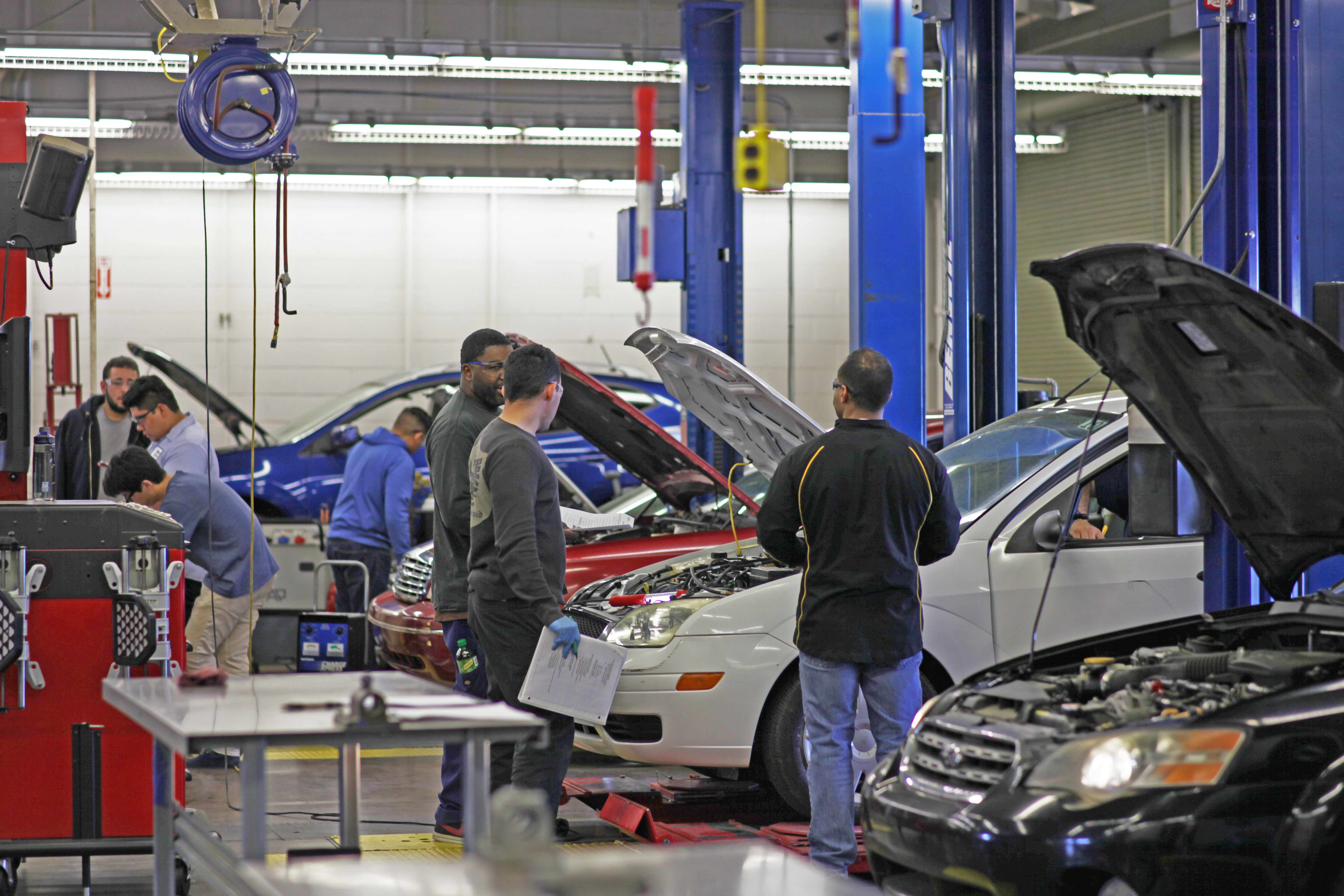 Ford ASSET program provides students with hands-on training