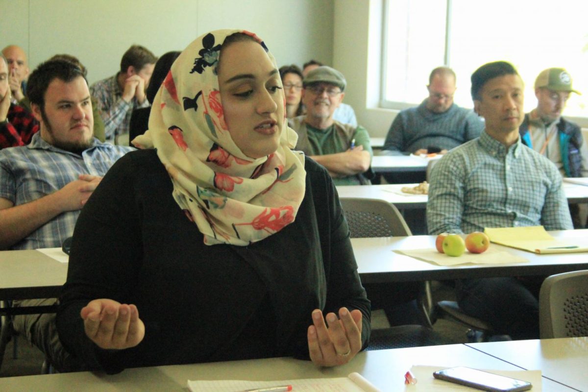 Student Senate President Halimeh Edais discusses the importance of a meditation room during an Academic Senate Meeting on Oct. 13.