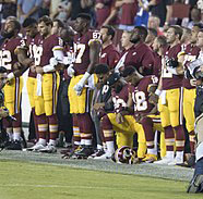 Pro/Con: Should NFL players kneel during the national anthem?