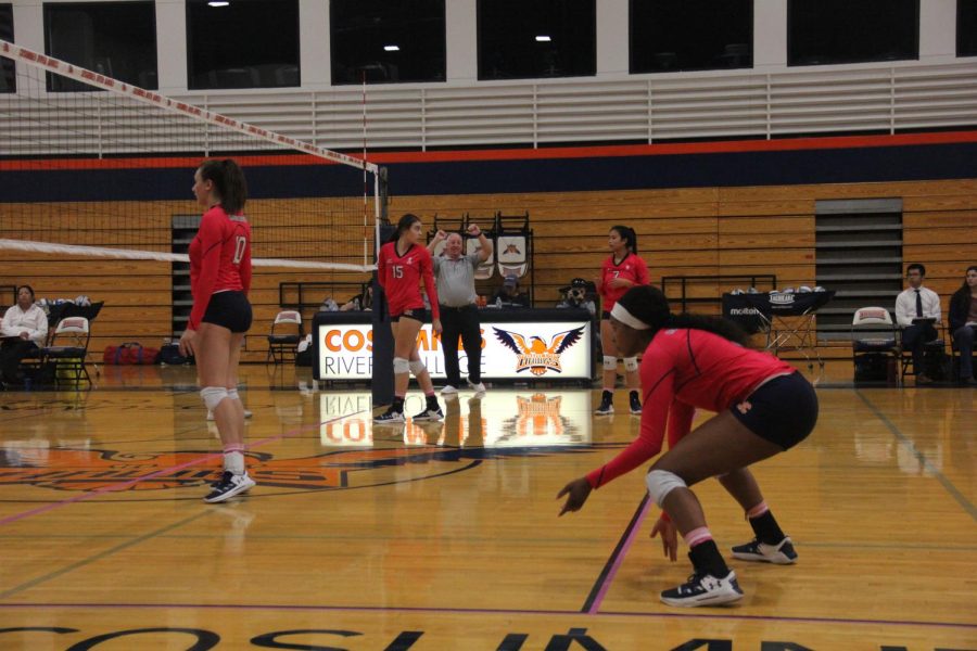 The Hawks get ready to counter a serve from the Diablo Valley Vikings. The Hawks won the game 21-25 against the Vikings on Oct. 15.