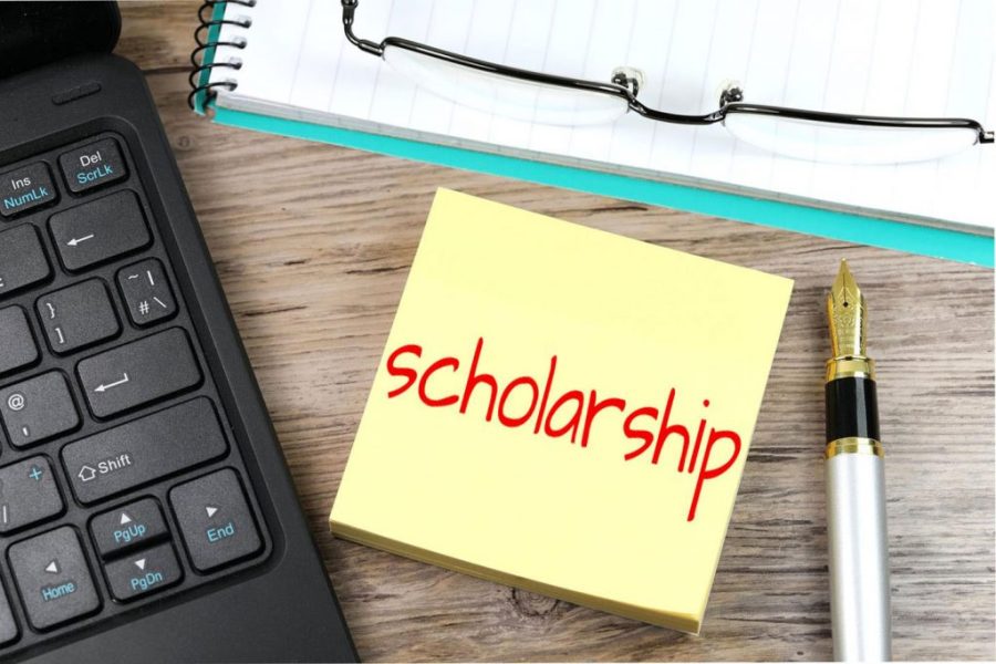 Scholarship+season+has+already+begun.+Students+dont+apply+as+much+as+you+may+think.