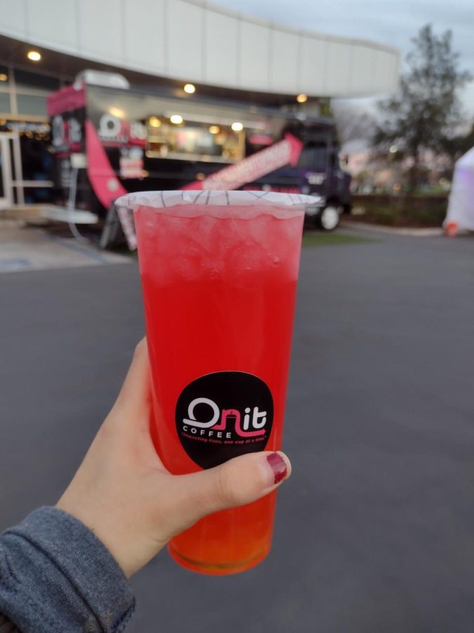 Onit+Coffee+serves+amazing+drinks+to+everyone.+Featured+here+is+a+large+iced+strawberry+watermelon+lemonade+with+mango+boba+and+is+located+on+9250+Big+Horn+Blvd+in+Elk+Grove.