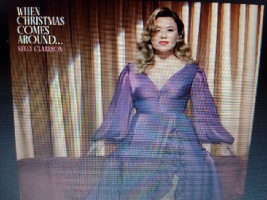 Kelly Clarkson’s album ‘When Christmas Comes Around…’ takes a modern