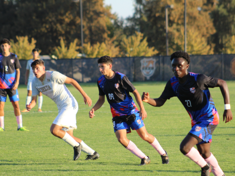 The CRC men’s soccer team beat the San Joaquin Valley Mustangs at home on Tuesday. The score was 5-0.