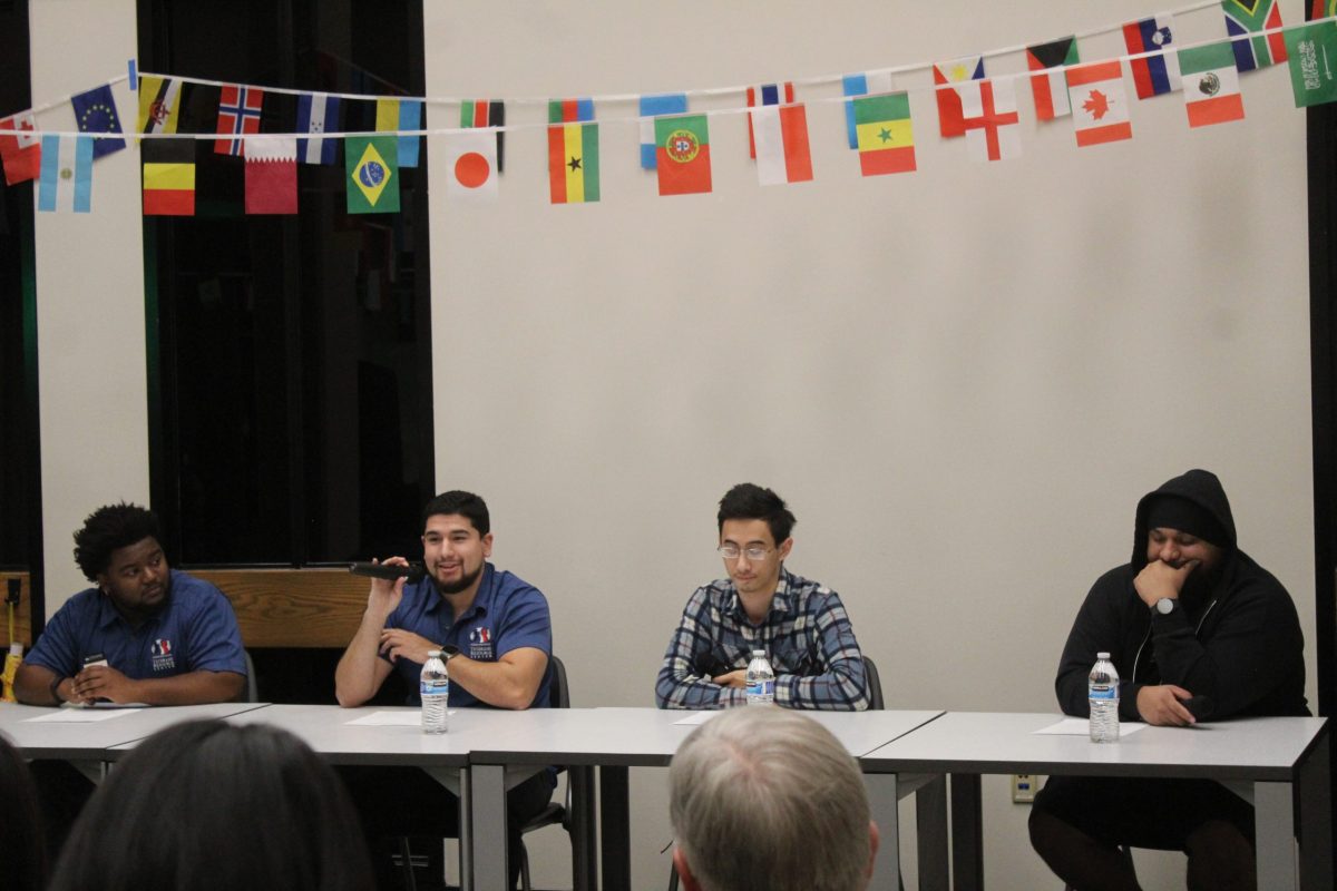 From+left%2C+Eugene+Dehoney%2C+Brian+Bracamontes%2C+Pye+Aung+and+Daniel+Bracamontes+speak+about+their+military+experience+at+the+%E2%80%9CVeterans%E2%80%99+Student+Panel%3A+Highlighting+BIPOC+Veterans%E2%80%99+Voices%E2%80%9D+on+Thursday.+It+was+held+in+the+Center+for+Inclusion+and+Belonging+to+honor+student+veterans.