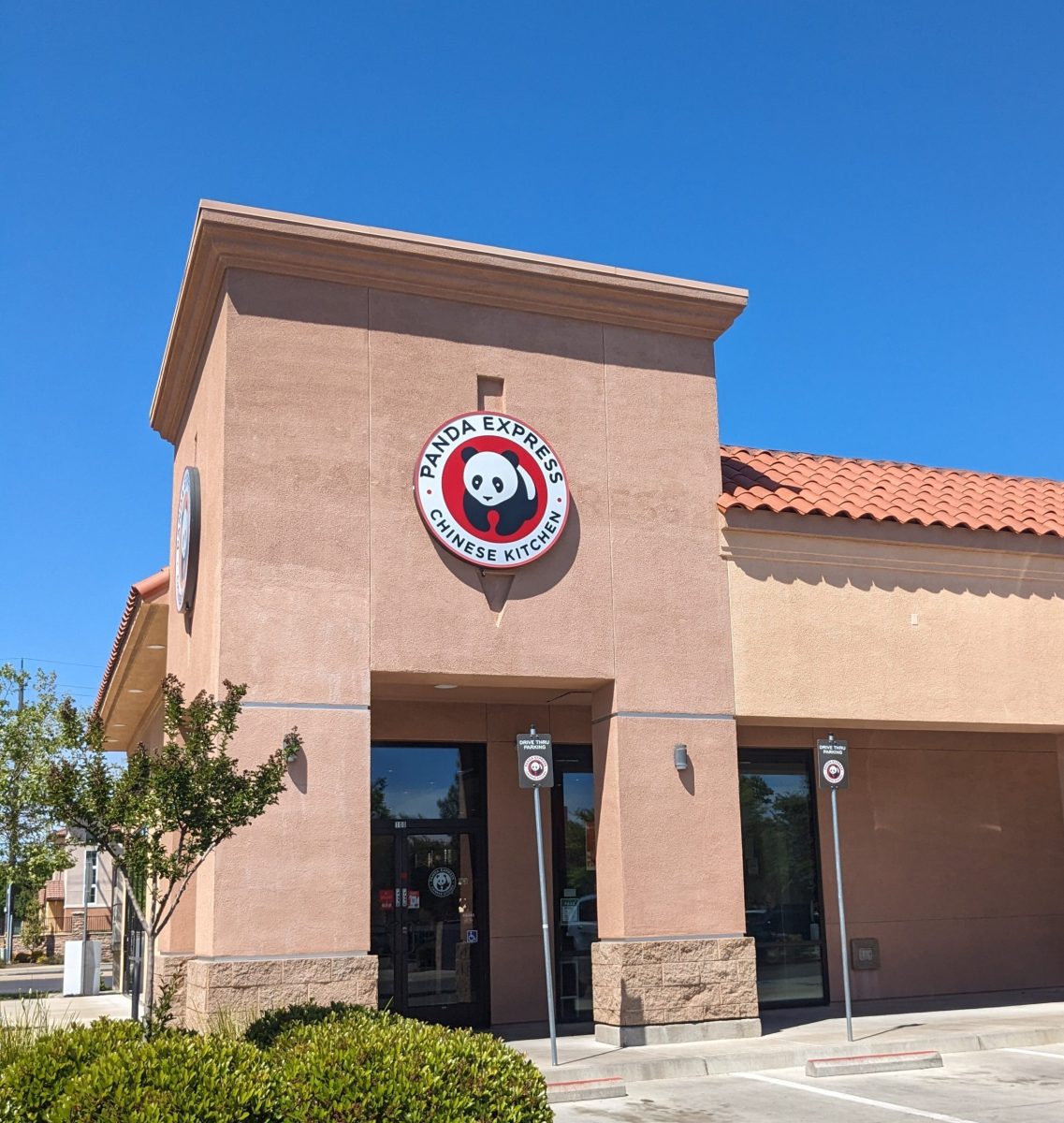 Fast food minimum wage raised to &#36;20 in California on April 1. The new law applies to fast food chains with 60 or more locations nationwide.